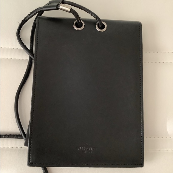 Authentic Valentino Garavani Unisex Calf Leather Phone Neck Strap Nior - Picture 4 of 13